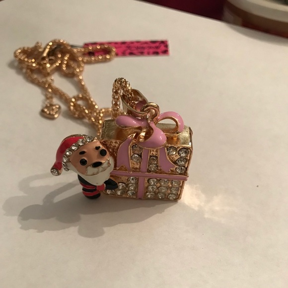 🎄Santa Christmas gift necklace - Picture 3 of 6